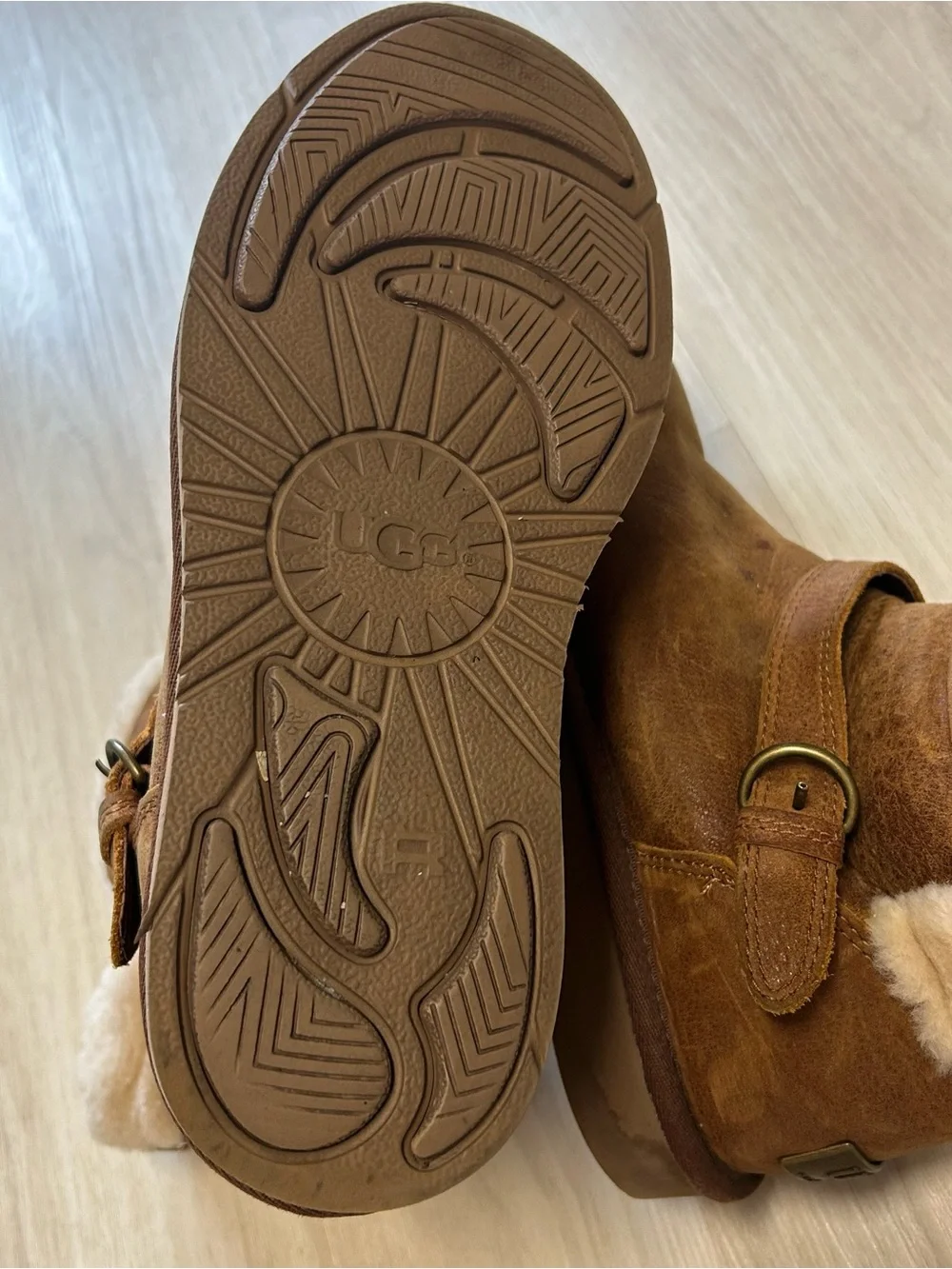 UGG Becket Leather Shearling Boots womens 8 mid calk buckle distressed